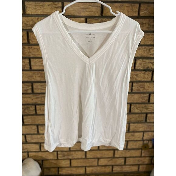 Lou & Grey Sleeveless V-Neck Tee‎ - Picture 1 of 5